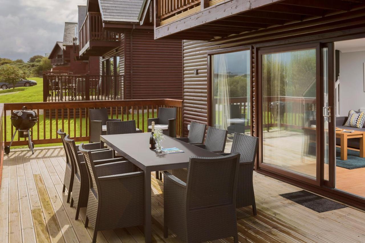 Skylark Sleeps 8 Private Hot Tub & Dogs Welcome Nr Padstow, Resort Pool Bar & Watersports سانت كولوم ميجُر المظهر الخارجي الصورة