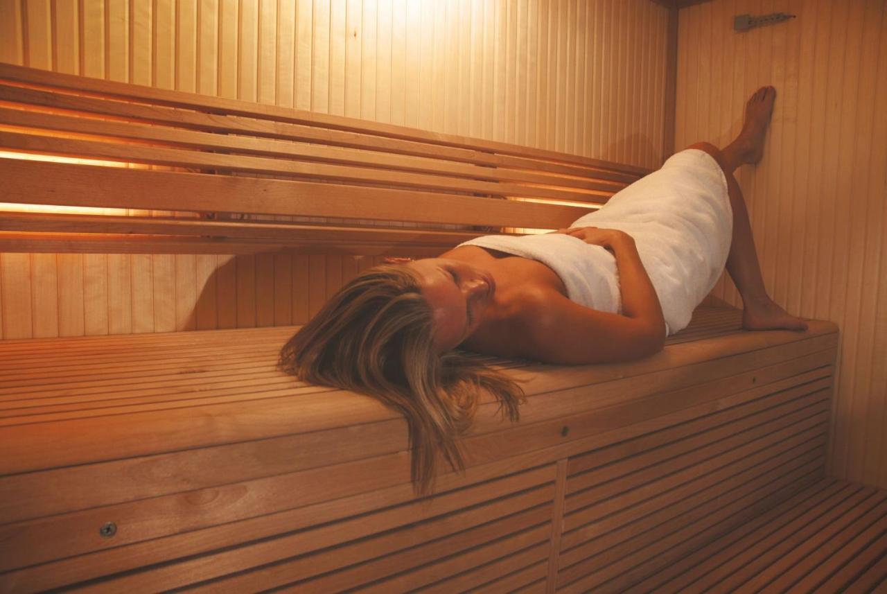 Skylark Sleeps 8 Private Hot Tub & Dogs Welcome Nr Padstow, Resort Pool Bar & Watersports سانت كولوم ميجُر المظهر الخارجي الصورة